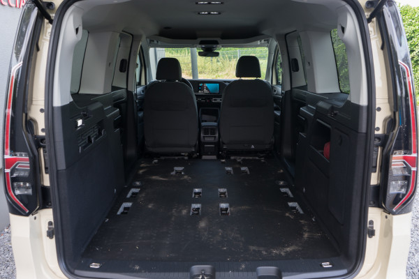 Volkswagen Caddy Cargo Maxi 2.0 TDI / Adaptive Cruise Control/ Touch Navigatie/ Comfort stoelen met massagefunctie/ 90kW (123PK)