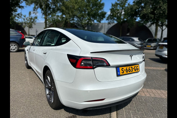 Tesla Model 3 Standard RWD Plus 60 kWh VAN: 35.900,- VOOR 33.877,- UW ZOMERVOORDEEL: 2.023,-