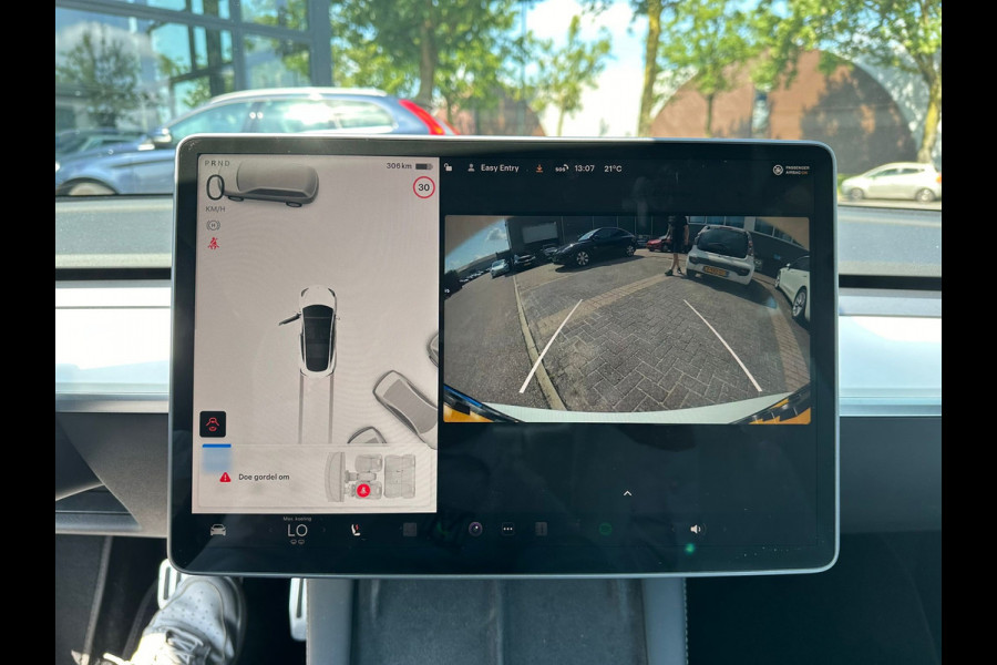 Tesla Model 3 Standard RWD Plus 60 kWh VAN: 35.900,- VOOR 33.877,- UW ZOMERVOORDEEL: 2.023,-