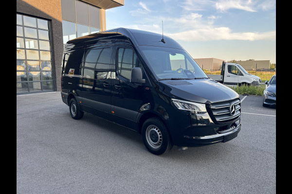 Mercedes-Benz Sprinter 317 CDI L2 H2 Pro 3500KG Trekhaak / LED / MBUX / Camera / Carplay navigatie / Cruise control / Airco