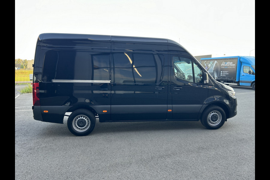 Mercedes-Benz Sprinter 317 CDI L2 H2 Pro 3500KG Trekhaak / LED / MBUX / Camera / Carplay navigatie / Cruise control / Airco