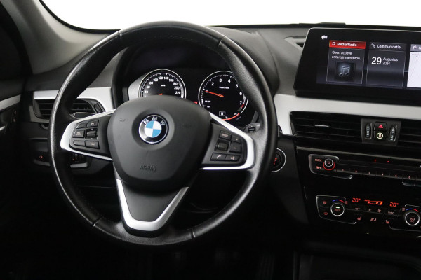 BMW X1 SDrive18i High Executive Edition Sport (NAVIGATIE, STOELVERWARMING, PDC, CLIMATE, NL-AUTO, DEALER ONDERHOUDEN)