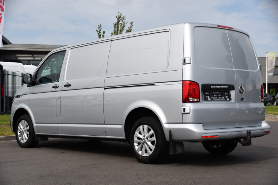 Volkswagen Transporter 2.0 TDI L2H1 30 Highline Adaptieve Cruise, Camera, 2 x Schuifdeur, Carplay, Sensoren, Trekhaak, LED, NAVI, UNIEK!