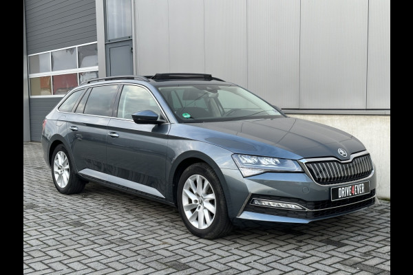 Škoda Superb Combi 1.4 TSI iV Sp. Bns PANO NAVI CR CONTROL TREKHAAK ECC PDC