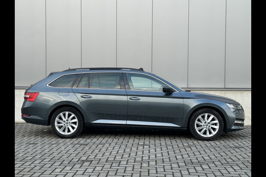 Škoda Superb Combi 1.4 TSI iV Sp. Bns PANO NAVI CR CONTROL TREKHAAK ECC PDC