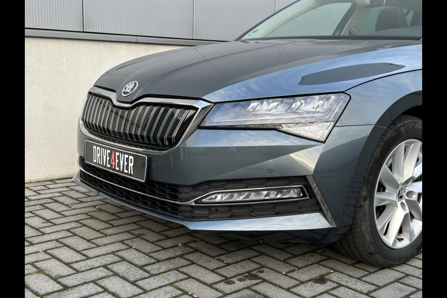 Škoda Superb Combi 1.4 TSI iV Sp. Bns PANO NAVI CR CONTROL TREKHAAK ECC PDC