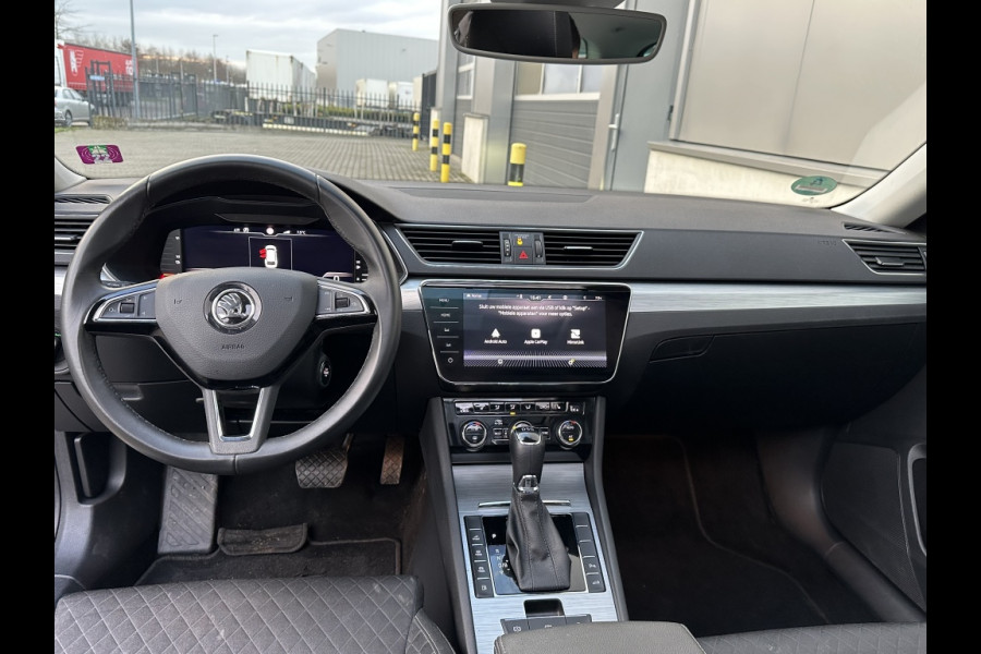 Škoda Superb Combi 1.4 TSI iV Sp. Bns PANO NAVI CR CONTROL TREKHAAK ECC PDC