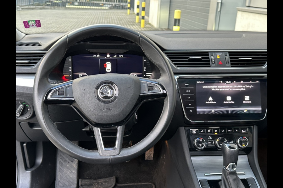 Škoda Superb Combi 1.4 TSI iV Sp. Bns PANO NAVI CR CONTROL TREKHAAK ECC PDC