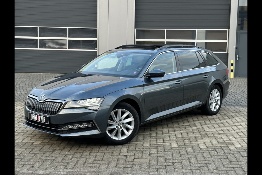 Škoda Superb Combi 1.4 TSI iV Sp. Bns PANO NAVI CR CONTROL TREKHAAK ECC PDC