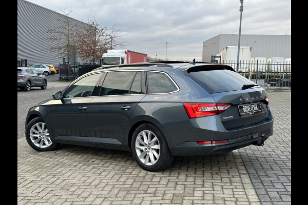 Škoda Superb Combi 1.4 TSI iV Sp. Bns PANO NAVI CR CONTROL TREKHAAK ECC PDC