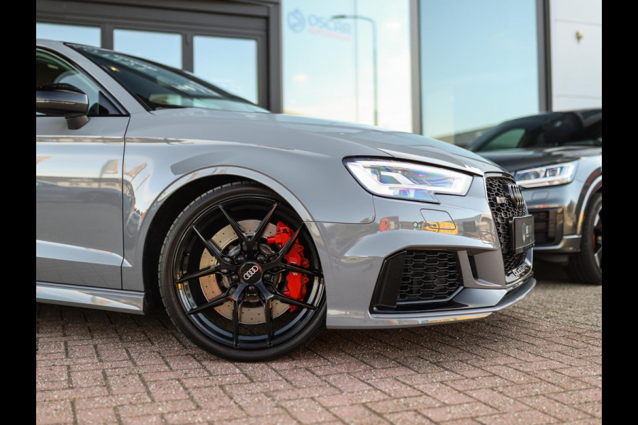 Audi RS 3 Limousine 2.5 TFSI A3 quattro | Vol opties!| RS Schaalstoelen | Carbon/Leder Stuurwiel | 19" Motec | Camera