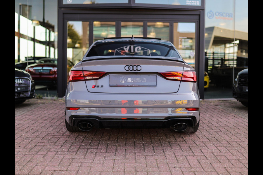 Audi RS 3 Limousine 2.5 TFSI A3 quattro | Vol opties!| RS Schaalstoelen | Carbon/Leder Stuurwiel | 19" Motec | Camera