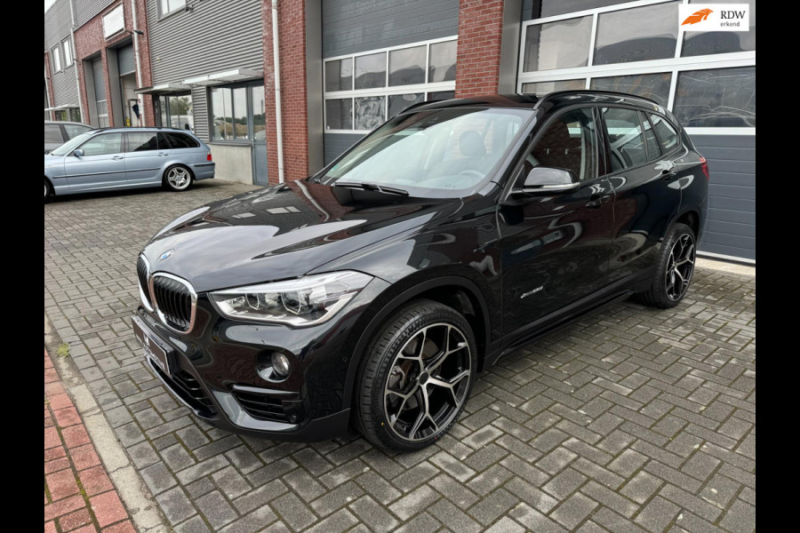 BMW X1 XDrive20i 192PK Sportline AUT LED Navi Stoelv Keyless