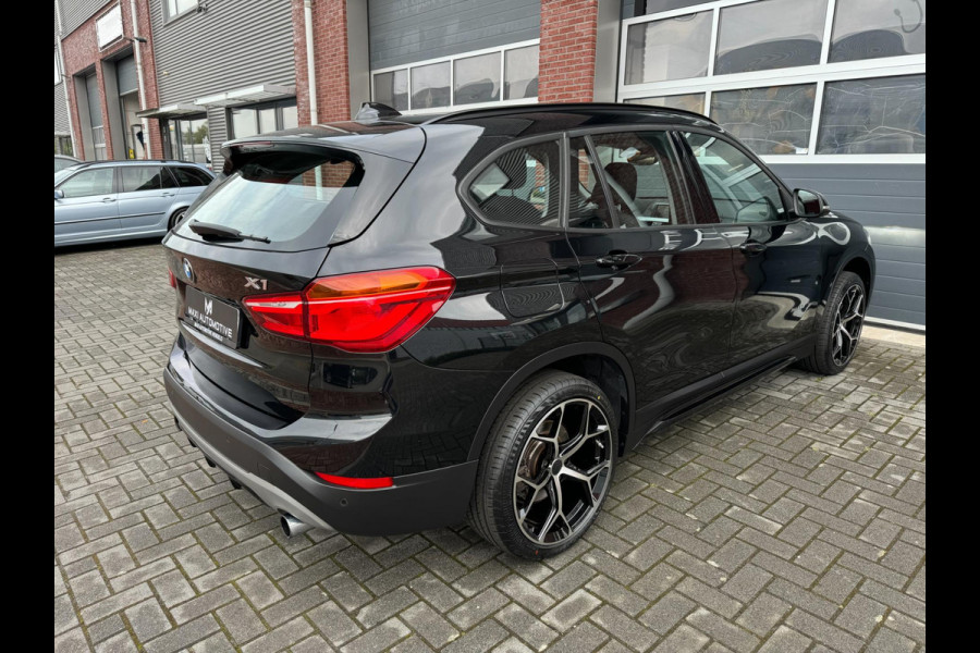 BMW X1 XDrive20i 192PK Sportline AUT LED Navi Stoelv Keyless