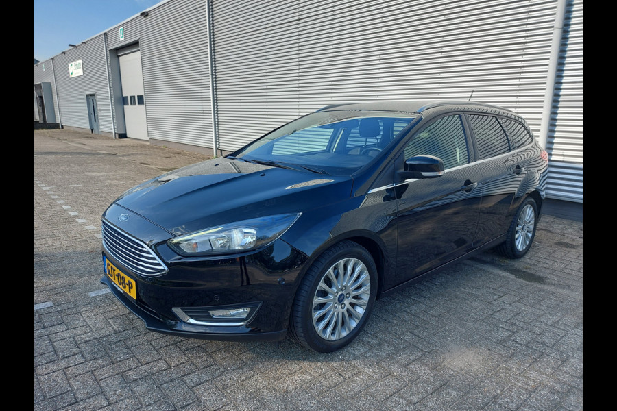 Ford FOCUS Wagon 1.5 Titanium, airco,cruisecontrol,navigatie/achteruitrijcamera,stoel/stuur verwarming,parkeersensoren,