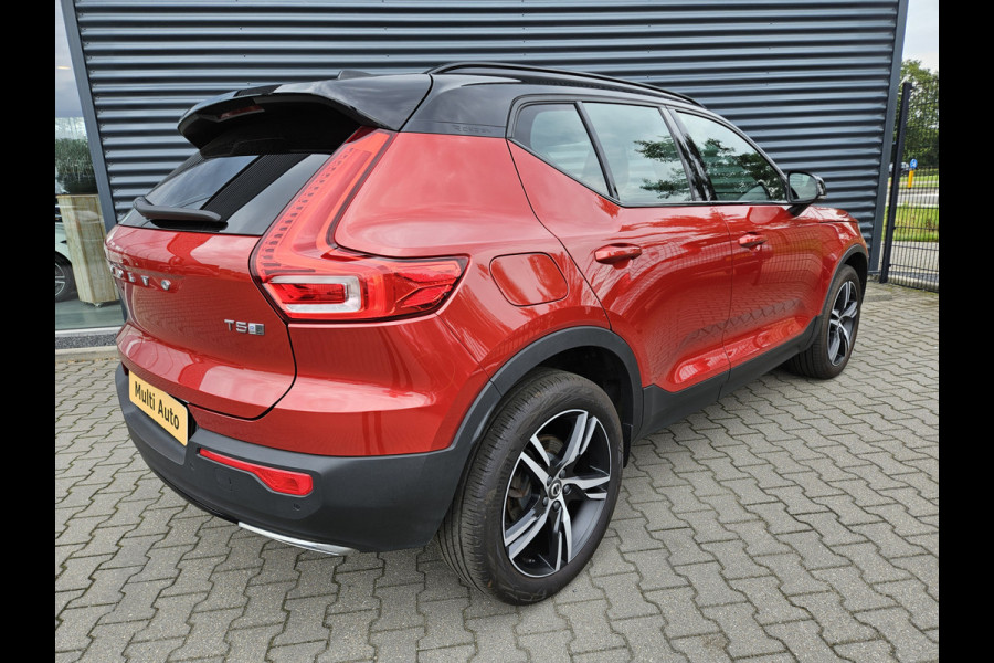 Volvo XC40 T5 Recharge R-Design Plug In Hybrid 261pk PHEV | Panodak | Adaptive Cruise | Alcantara Sportstoelen Verwarmd | BLIS | Apple Carplay | 19"L.M |