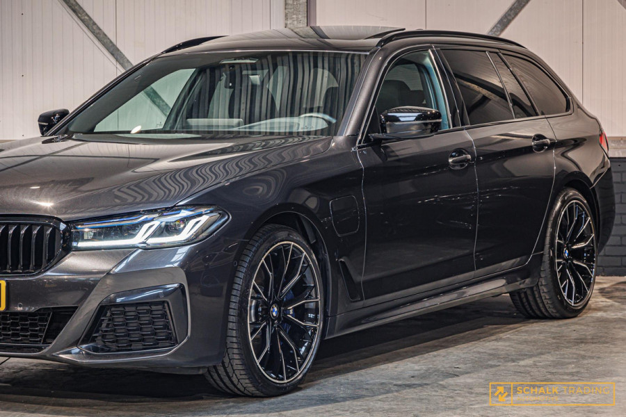 BMW 5 Serie Touring 530e|M-sport|Laser|Pano|20inch|Cam|TrekH