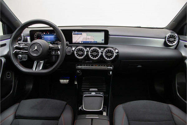 Mercedes-Benz A-Klasse 250 e AMG Line Facelift, Pano, Camera, Widescreen, Hybrid