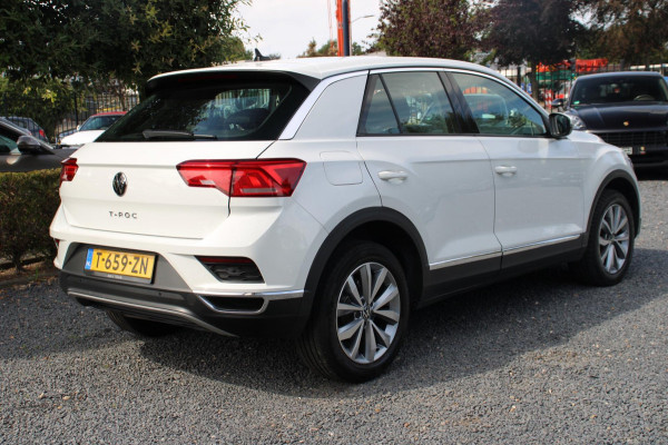 Volkswagen T-Roc 1.5 TSI Sport 150 PK Aut. R-Line Adaptive IQ Drive App-Connect 17''