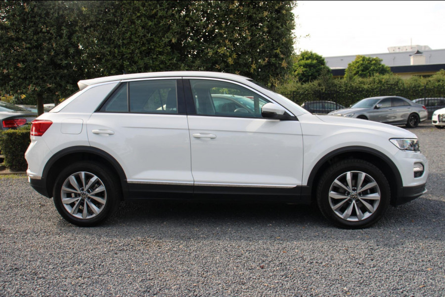 Volkswagen T-Roc 1.5 TSI Sport 150 PK Aut. R-Line Adaptive IQ Drive App-Connect 17''