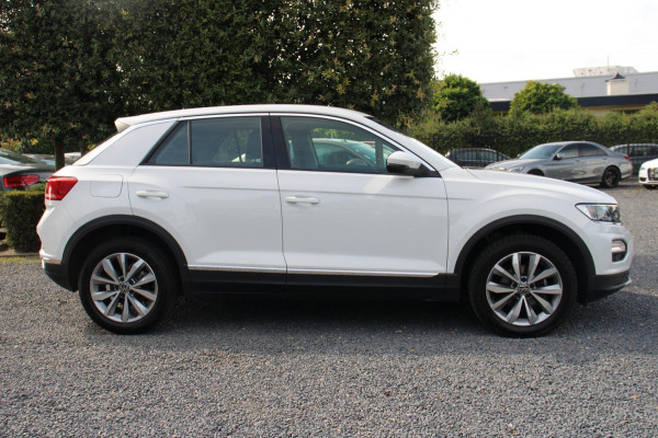 Volkswagen T-Roc 1.5 TSI Sport 150 PK Aut. R-Line Adaptive IQ Drive App-Connect 17''