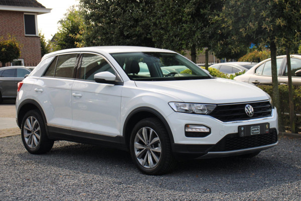 Volkswagen T-Roc 1.5 TSI Sport 150 PK Aut. R-Line Adaptive IQ Drive App-Connect 17''