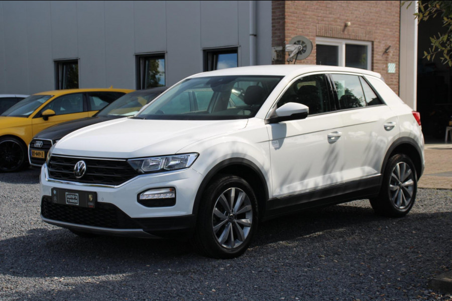 Volkswagen T-Roc 1.5 TSI Sport 150 PK Aut. R-Line Adaptive IQ Drive App-Connect 17''