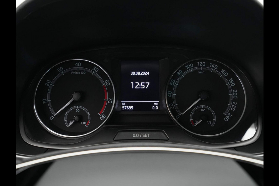 Škoda Fabia Combi 1.0 TSI 95pk Business Edition Navigatie Clima Stoelverwarming Keyless 60