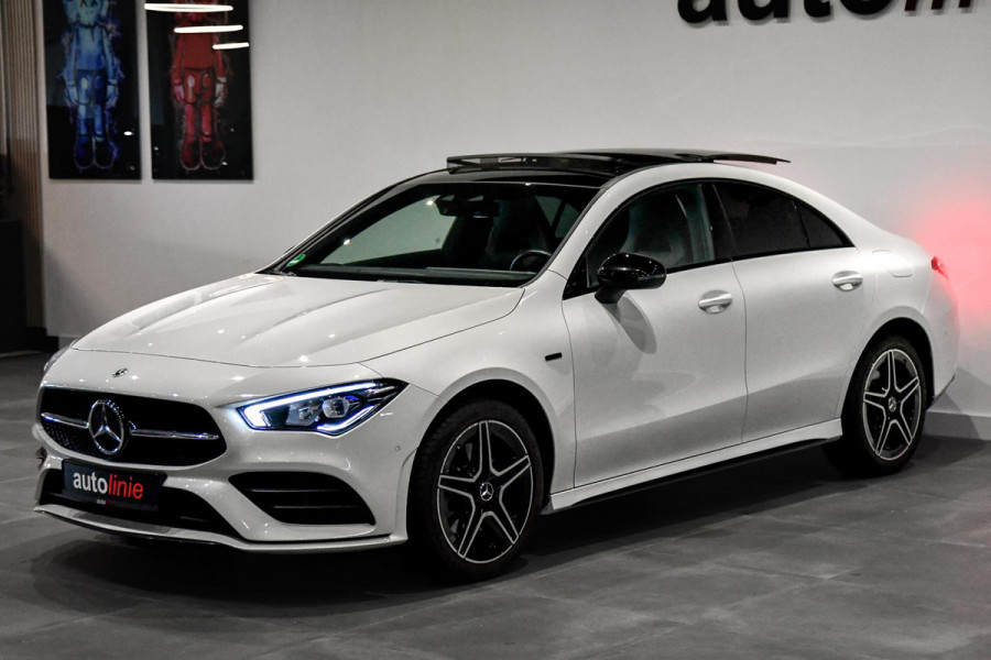 Mercedes-Benz CLA-Klasse 250 e AMG Plug-In Edition. Pano, Dodeh, Sfeer, CarPlay!