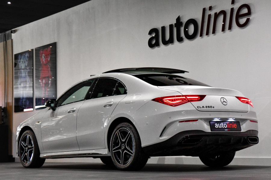 Mercedes-Benz CLA-Klasse 250 e AMG Plug-In Edition. Pano, Dodeh, Sfeer, CarPlay!