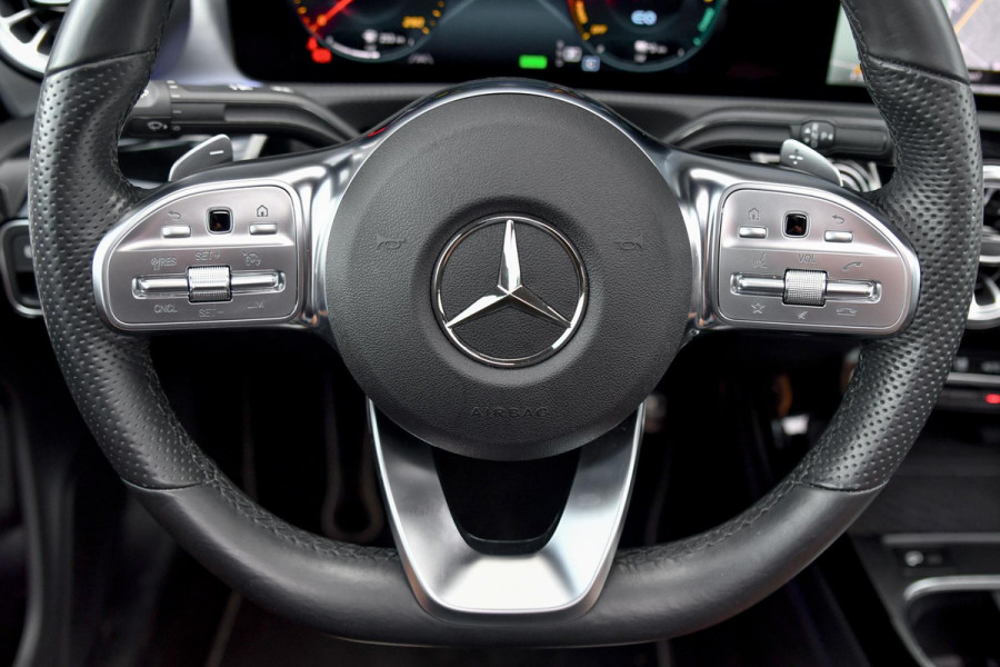 Mercedes-Benz CLA-Klasse 250 e AMG Plug-In Edition. Pano, Dodeh, Sfeer, CarPlay!