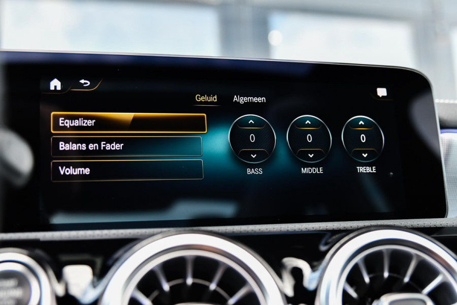 Mercedes-Benz CLA-Klasse 250 e AMG Plug-In Edition. Pano, Dodeh, Sfeer, CarPlay!