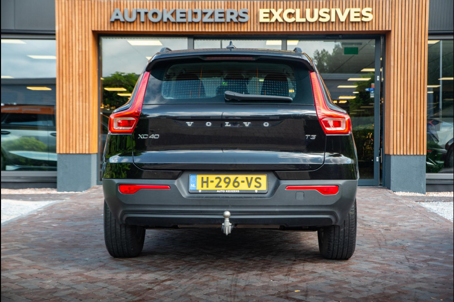 Volvo XC40 1.5 T3 Trekhaak Navi 17"L.M. Dakrail Stuurwielbediening