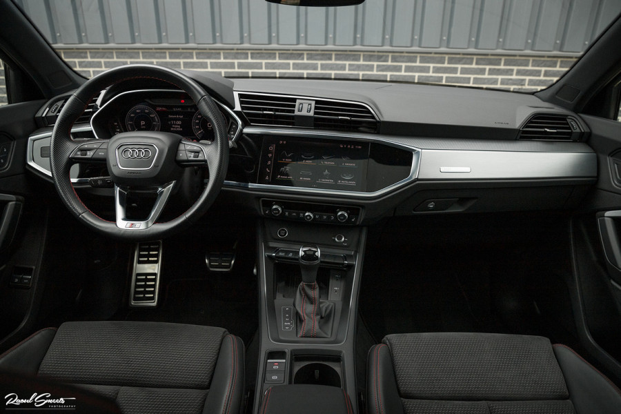 Audi Q3 Sportback 45 TFSI e S Edition | Adaptive cruise | Panorama | Matrix | Carplay |