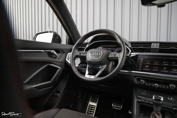 Audi Q3 Sportback 45 TFSI e S Edition | Adaptive cruise | Panorama | Matrix | Carplay |