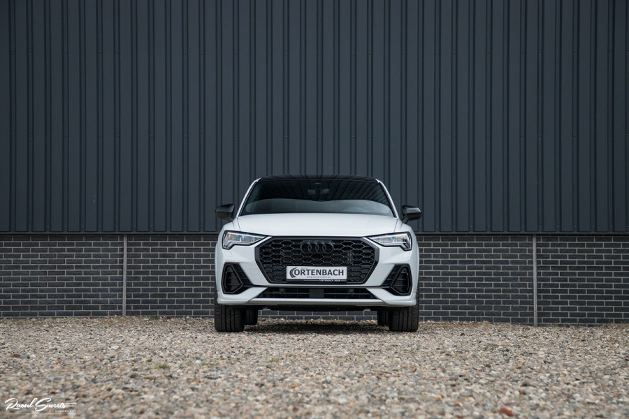 Audi Q3 Sportback 45 TFSI e S Edition | Adaptive cruise | Panorama | Matrix | Carplay |