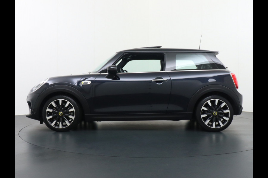 MINI Electric €17.895,- na Subsidie. Leer Pano-dak Skdak Sportst. Camera Carplay-vb. Ecc Navi-Connected Plus DAB Bluetooth PDC Regen-Lichtsens Harman-Kardon Hifi Isofix B-spieg el/klap/verw Head-up display Lichtpakket bi-ruim Yours €2.000 subsidie mogelijk!