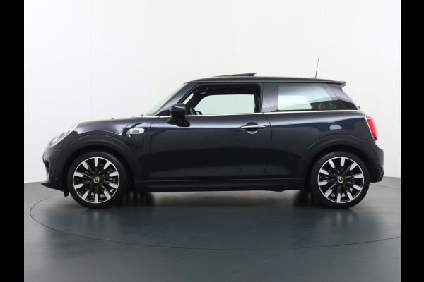 MINI Electric €17.895,- na Subsidie. Leer Pano-dak Skdak Sportst. Camera Carplay-vb. Ecc Navi-Connected Plus DAB Bluetooth PDC Regen-Lichtsens Harman-Kardon Hifi Isofix B-spieg el/klap/verw Head-up display Lichtpakket bi-ruim Yours €2.000 subsidie mogelijk!