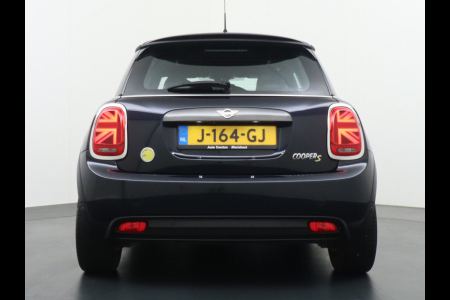 MINI Electric €17.895,- na Subsidie. Leer Pano-dak Skdak Sportst. Camera Carplay-vb. Ecc Navi-Connected Plus DAB Bluetooth PDC Regen-Lichtsens Harman-Kardon Hifi Isofix B-spieg el/klap/verw Head-up display Lichtpakket bi-ruim Yours €2.000 subsidie mogelijk!