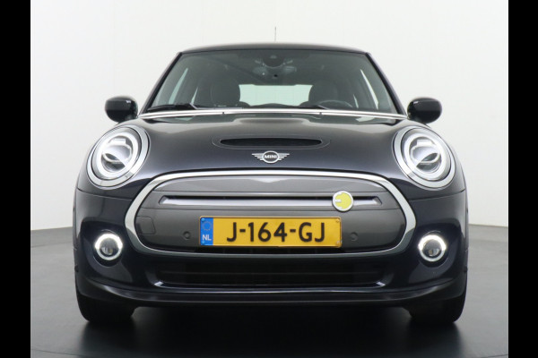 MINI Electric €17.895,- na Subsidie. Leer Pano-dak Skdak Sportst. Camera Carplay-vb. Ecc Navi-Connected Plus DAB Bluetooth PDC Regen-Lichtsens Harman-Kardon Hifi Isofix B-spieg el/klap/verw Head-up display Lichtpakket bi-ruim Yours €2.000 subsidie mogelijk!