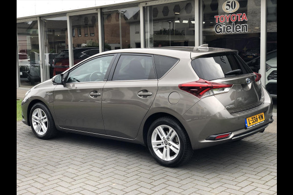 Toyota Auris 1.8 Hybrid Dynamic Plus | Stoelverwarming, Navigatie, Licht + Regensensor, Parkeercamera, Safety Sense