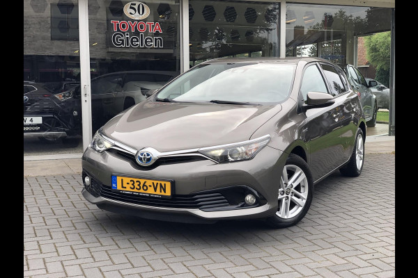 Toyota Auris 1.8 Hybrid Dynamic Plus | Stoelverwarming, Navigatie, Licht + Regensensor, Parkeercamera, Safety Sense