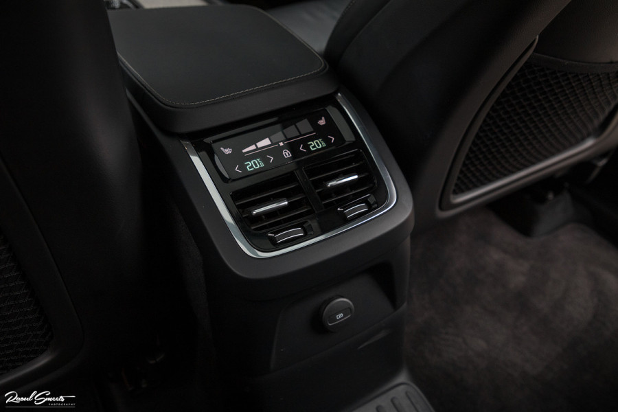 Volvo XC90 2.0 T8 Recharge AWD Inscription | Luchtvering | Bowers & Wilkins | Massage |