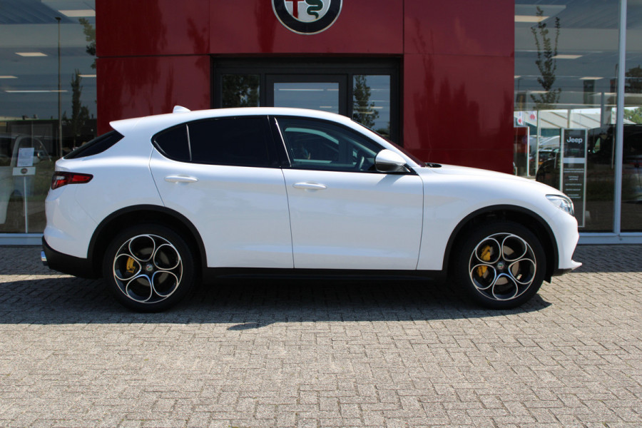 Alfa Romeo Stelvio 2.0 T AWD Super | Navigatie | Achteruitrijcamera | 20" Lichtmetalen Velgen