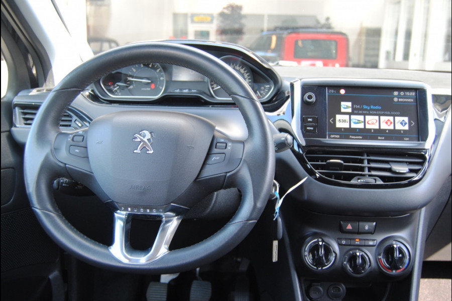 Peugeot 208 || 6 maanden garantie! 1.2 PureT. Signature