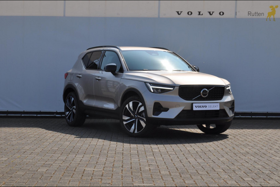 Volvo XC40 B4 211PK Automaat Plus Dark / Adaptive Cruise Control / Pilot Assist / Achteruitrijcamera / Harman kardon audio / Elektrische voorstoelen met geheugenfunctie bij bestuurder