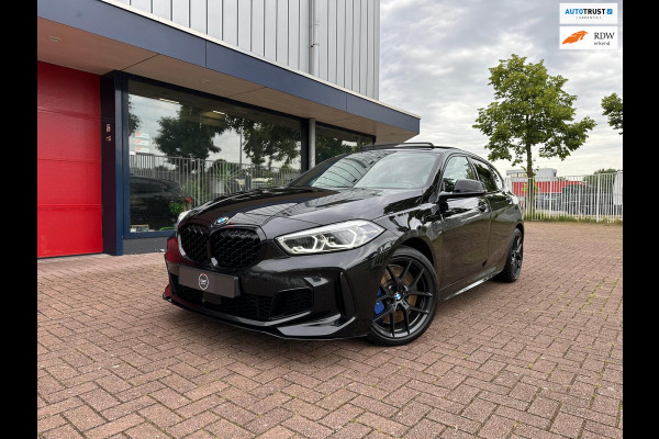 BMW 1-serie M135i xDrive | Pano | ACC | LED | Black on Black