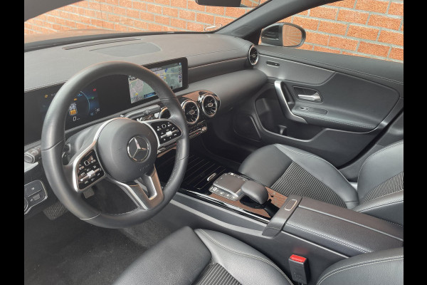 Mercedes-Benz CLA-Klasse Shooting Brake 200 163pk DCT Progressive | Navigatie | Camera | Parkeersensoren | Elektrische achterklep | Stoelverwarming | Cruise Control | Ledverlichting | Climate Control