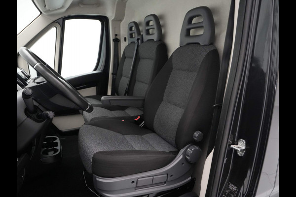 Fiat Ducato 30 2.3 MultiJet L1H1 Navigatie Trekhaak Camera Clima