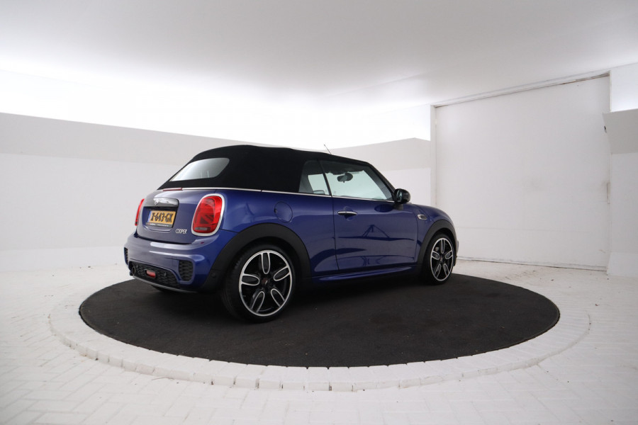 MINI Cabrio 1.5 Cooper Chili JCW John Cooper works pakket, Leer, Vlimate, etc. etc.